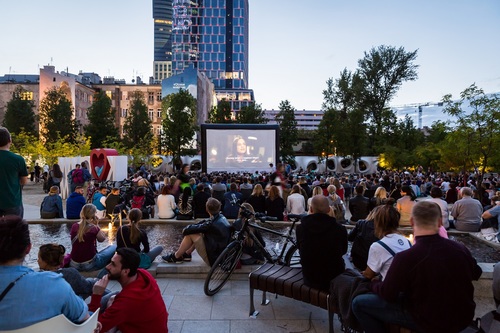 letnie, plenerowe kino znowu pojawiło się na Placu Europejskim